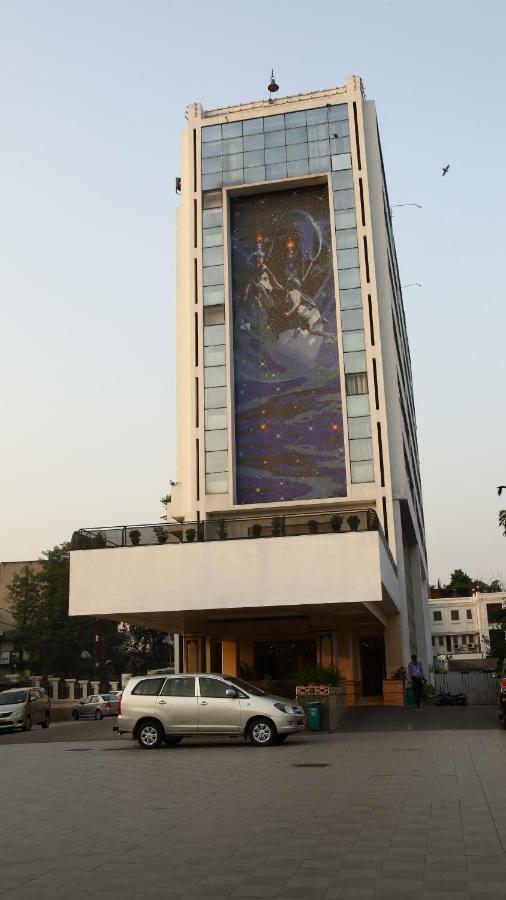Отель Gemini Continental, Hazratganj Лакхнау Экстерьер фото